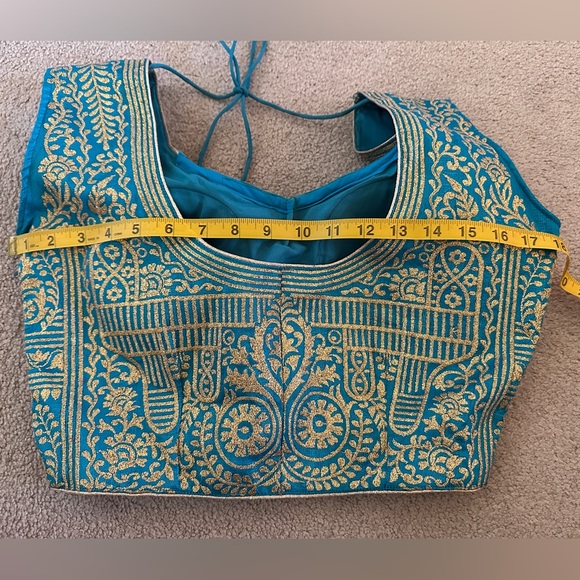 Authentic embroidered imported Indian silk wedding lehenga - Picture 16 of 16